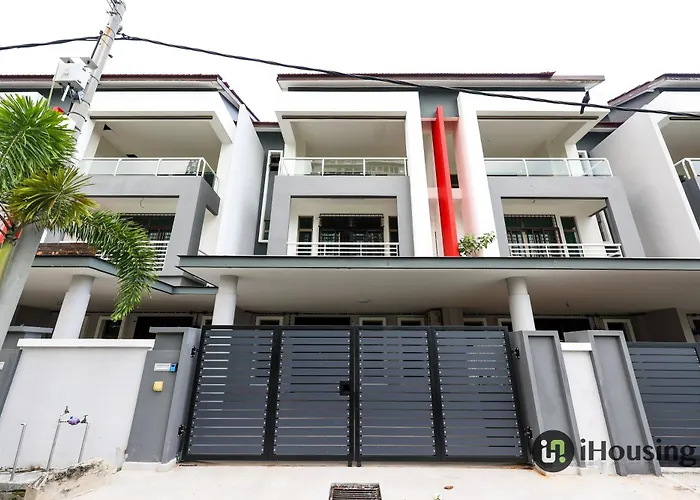 Cozycrest & Spacious 4Br Landed House @Kotasyahbandar I Housing