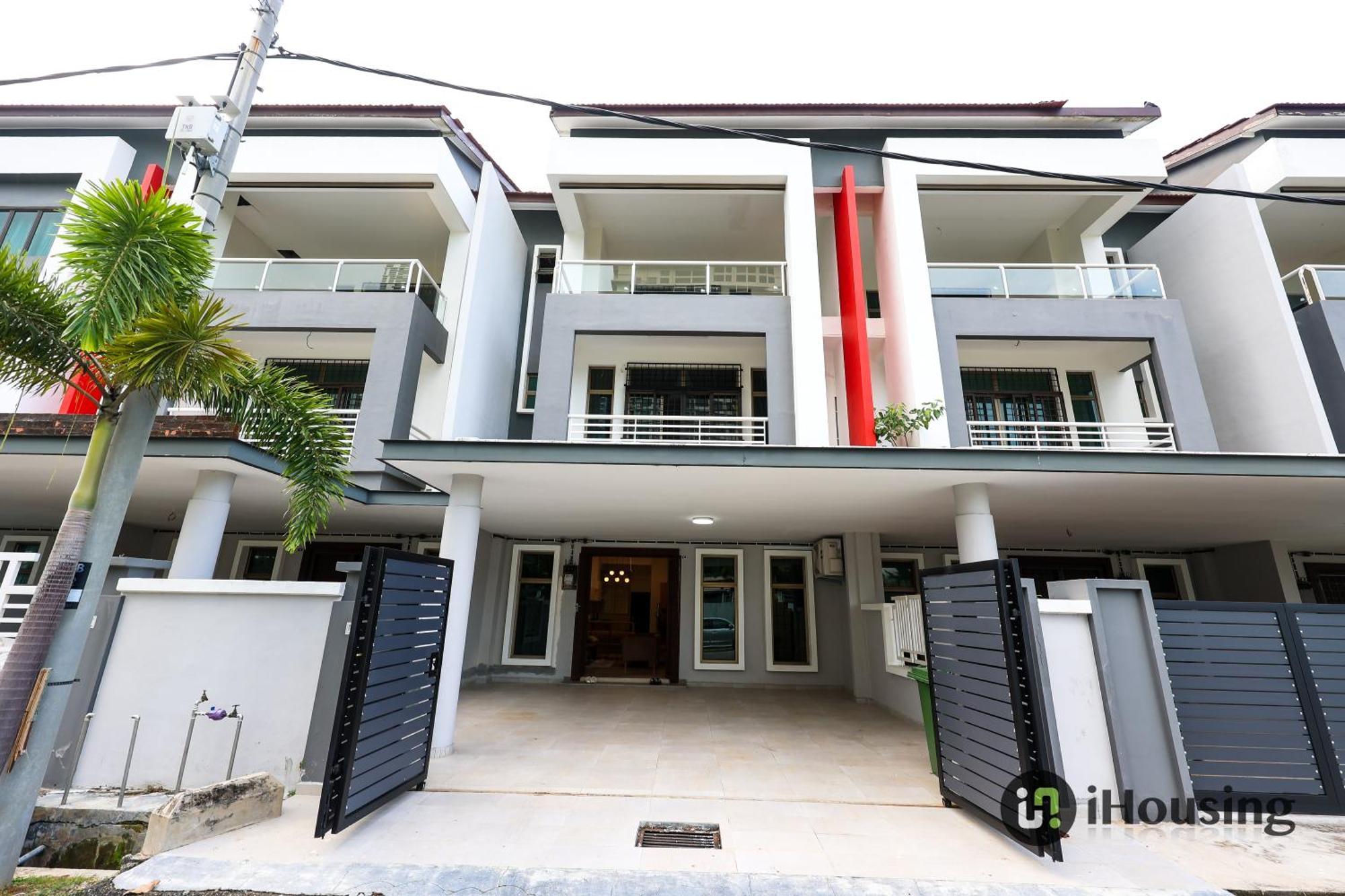Holiday home Cozycrest & Spacious 4br Landed House @kotasyahbandar I Housing *