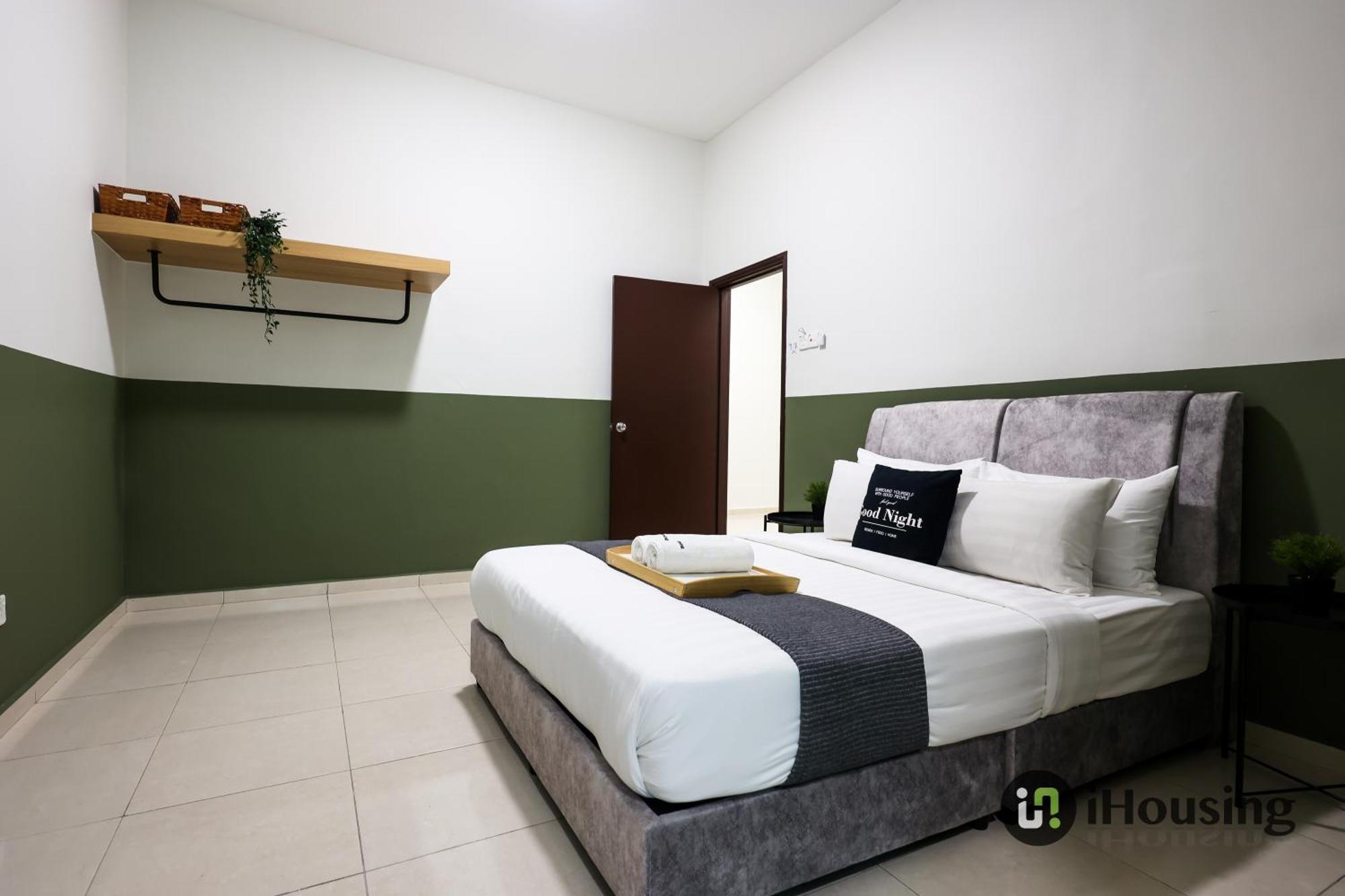 Cozycrest & Spacious 4br Landed House @kotasyahbandar I Housing *