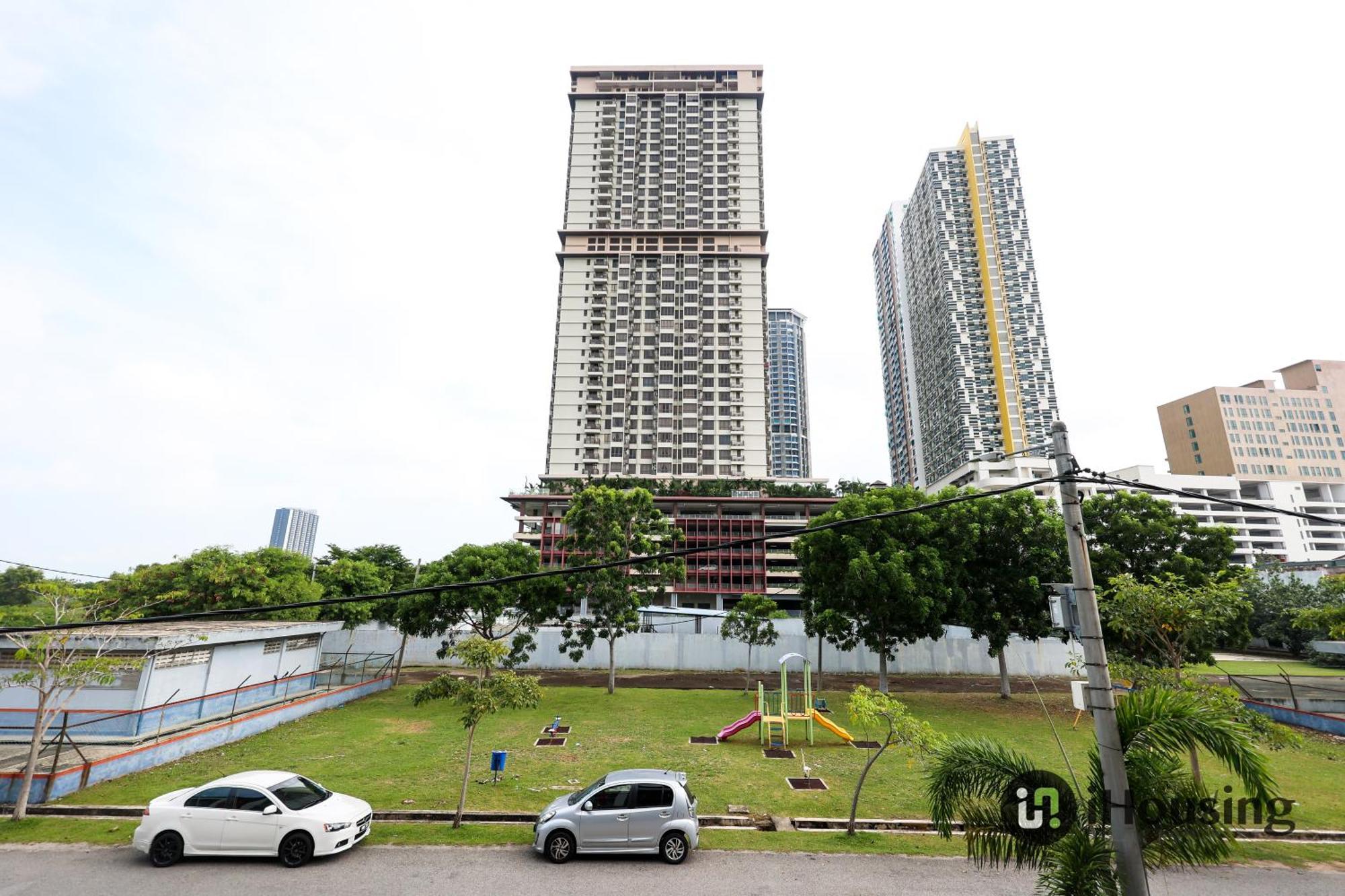 Cozycrest & Spacious 4br Landed House @kotasyahbandar I Housing *